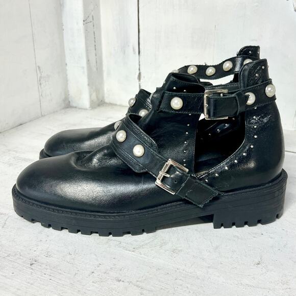 NWT Zara Leather Studded Pearl Cutout Ankle Biker Bootie Black Women's Size 7.5 - Picture 2 of 10